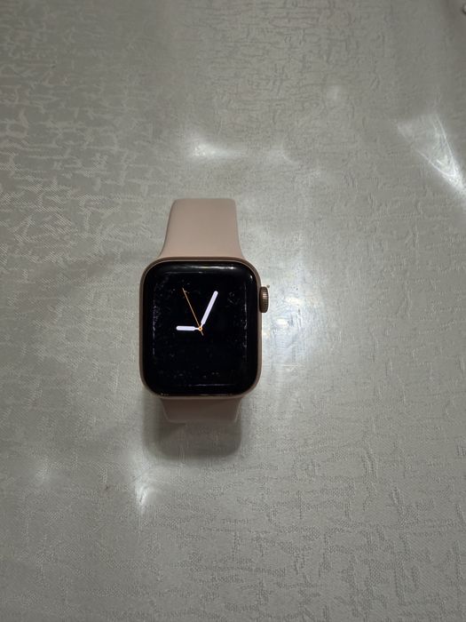 Apple  watch  se