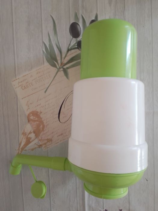 Ръчна водна помпа