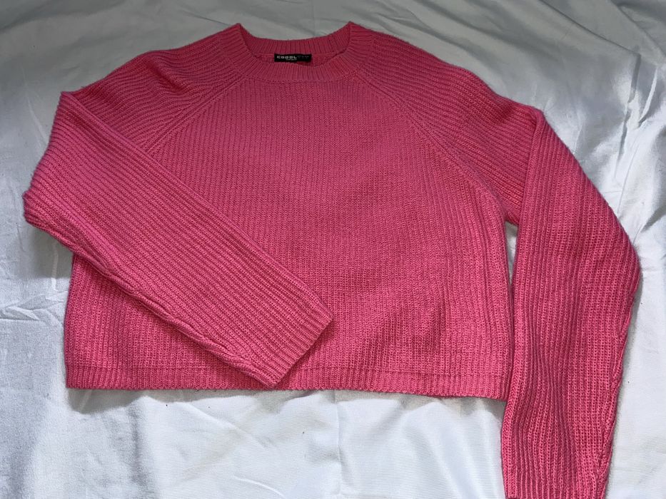 Продам свитер укороченый