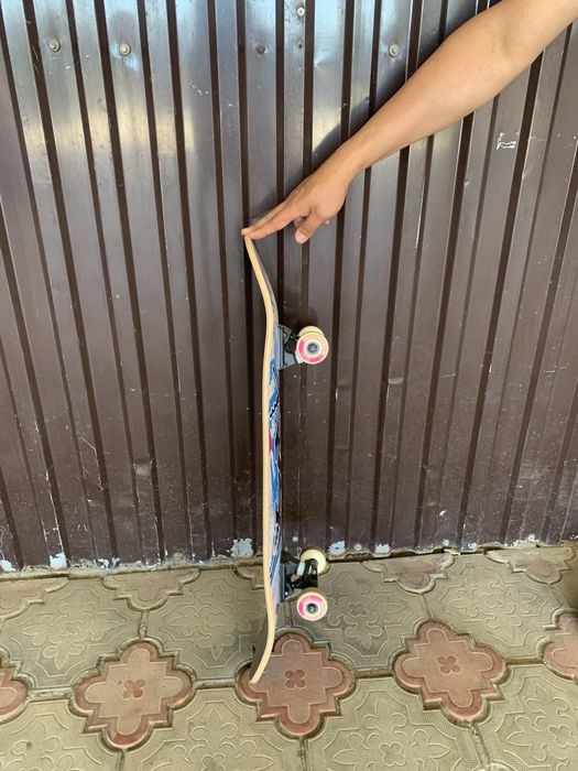 Продам скейт борд для трюков