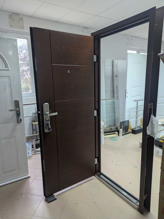 Входна стоманена врата