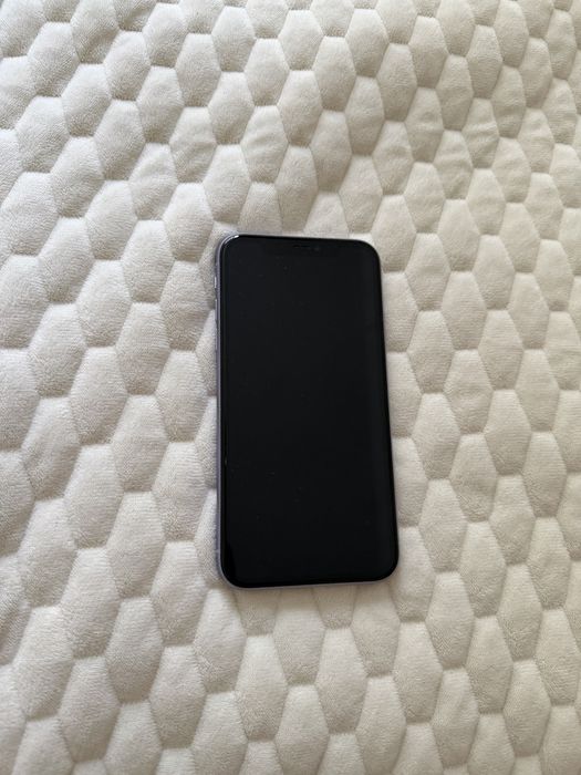 iPhone 11 в идеальном состоянии