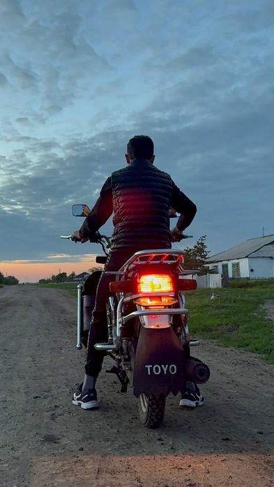 Продам мотоцикл 200сс