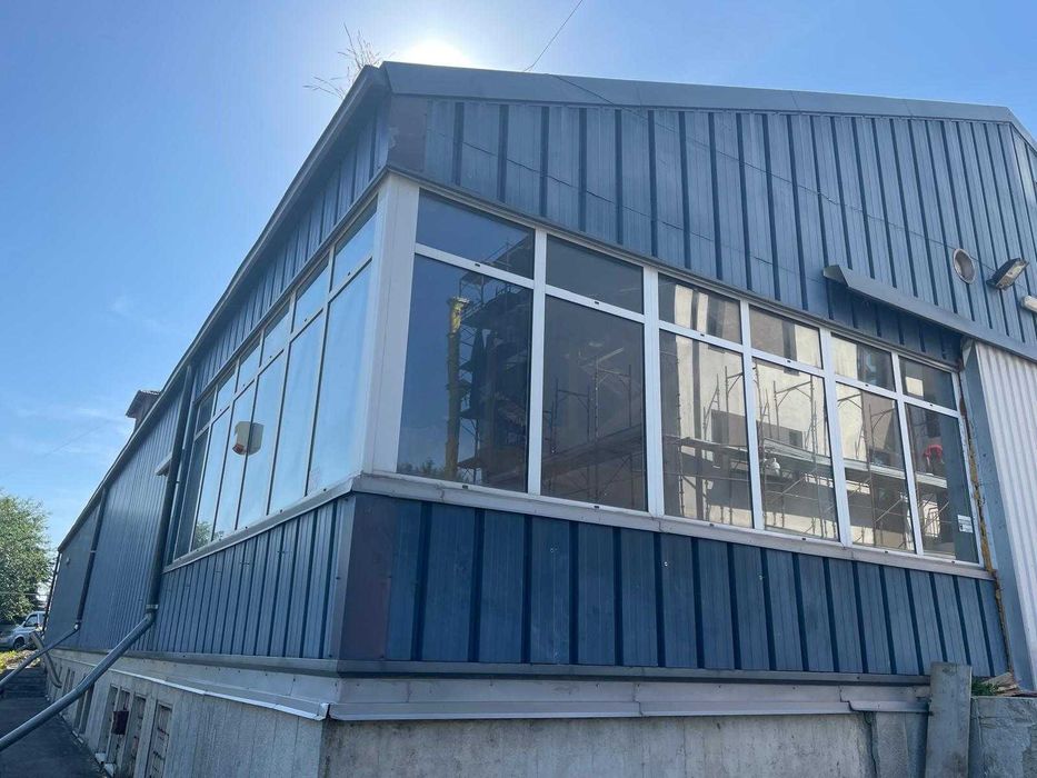 Hala spatiu comercial