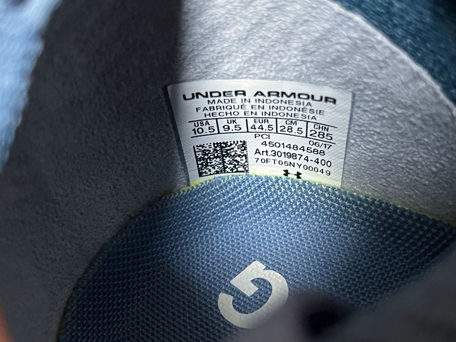 Adidași sport Under Armour, mărimea 44.5/ 28.5 cm