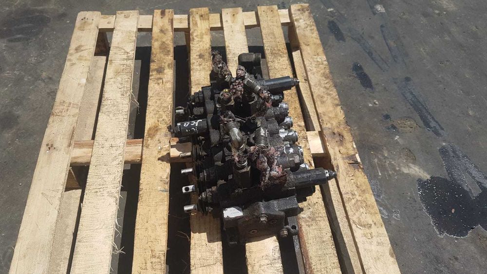 Distribuitor hidraulic comenzi spate JCB 4CX