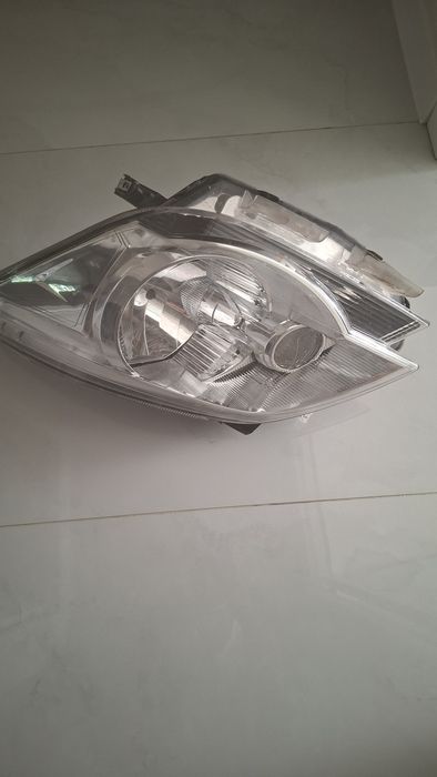 Продам  фару  левая от кобальтаа