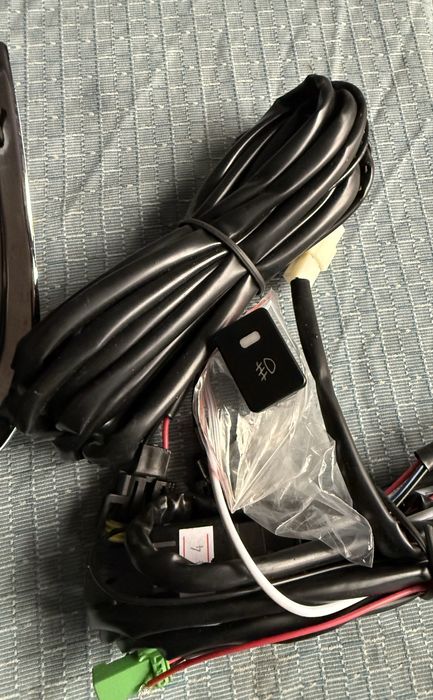 Противотуманныне фары тойота королла Е180