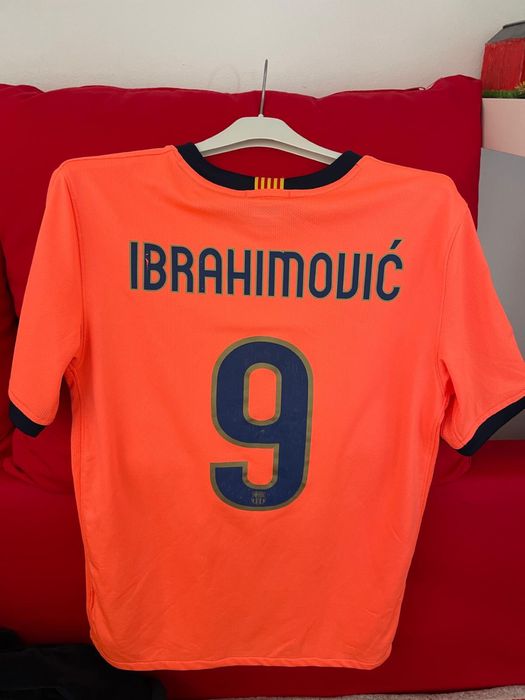 Vand tricouri fotbal