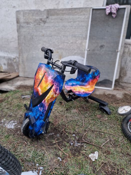 Дрифт кар и два велика