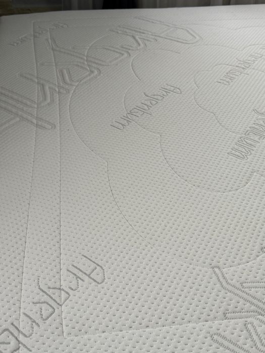 Saltea Memory plus cu fir de argint – stare foarte bună