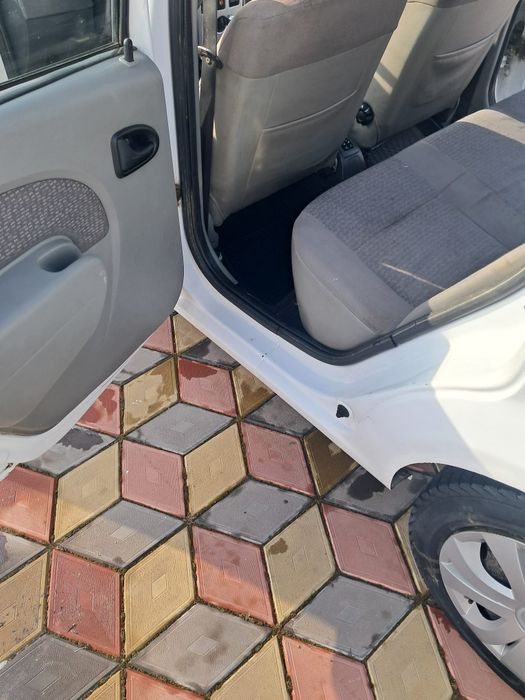 Vand dacia logan full 14 benzina an 2007 euro 4