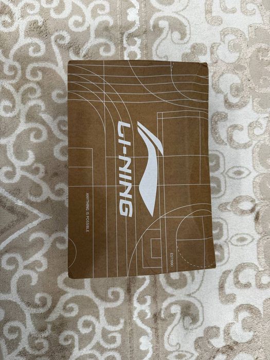 Продаю оригиналные Lining all city 12 encore