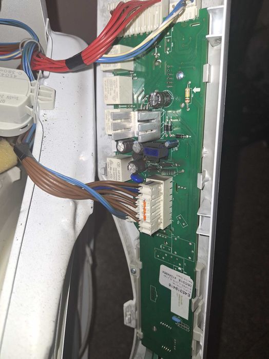 Пералня Candy CS1382D3/2S на части.