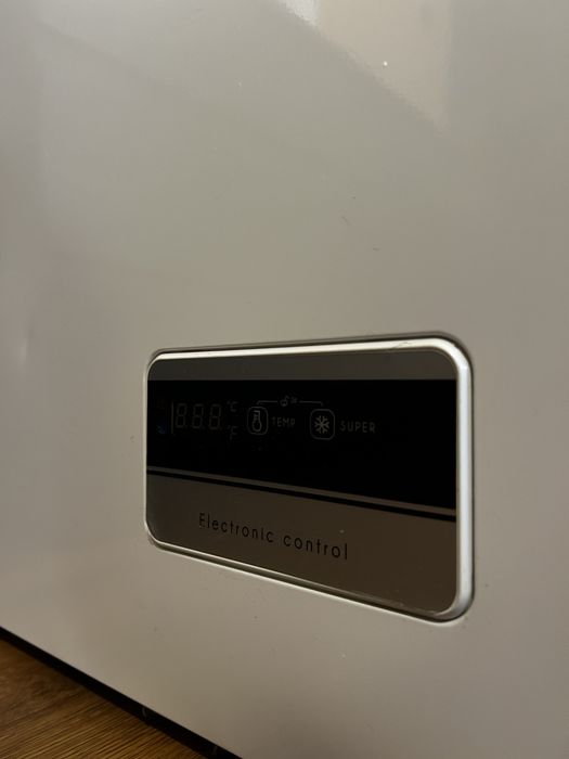 Ladă frigorifică Midea HS-185CEN