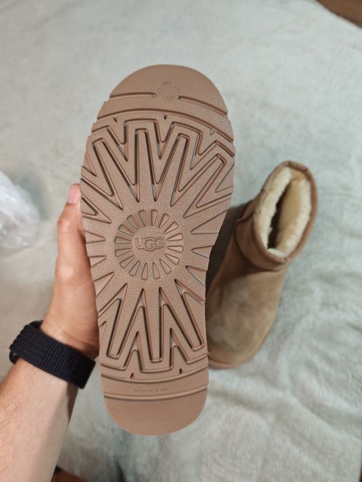 UGG clasic mărimea 37