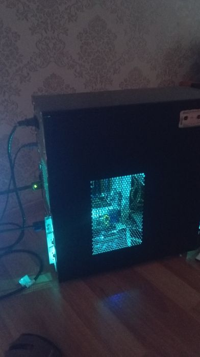 Q9400/Ram4.5Gb/HDD250/Radeon