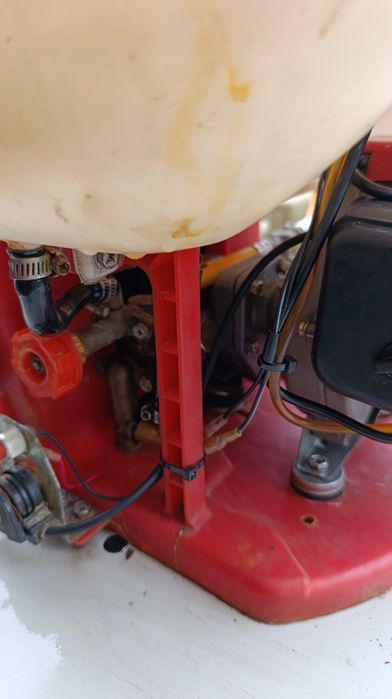 Опрыскиватель бензиновый