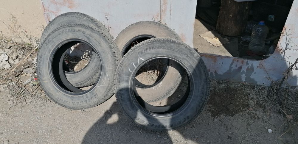 Зимняя резина 235/65/R17