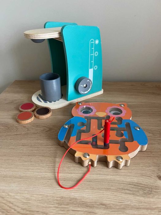 Дървена кафемашина и дървен лабиринт бухал