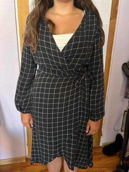 Рокля тип "прегърни ме" размер М