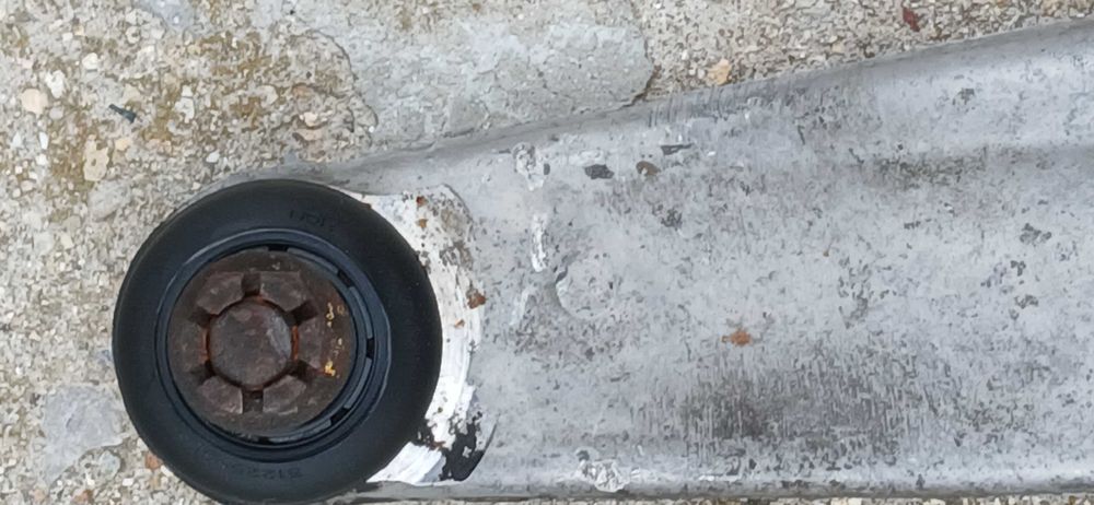 Предни носачи за Honda Civic 8 gen.