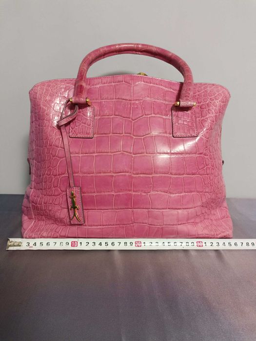 Модная кожаная розовая сумка б/у