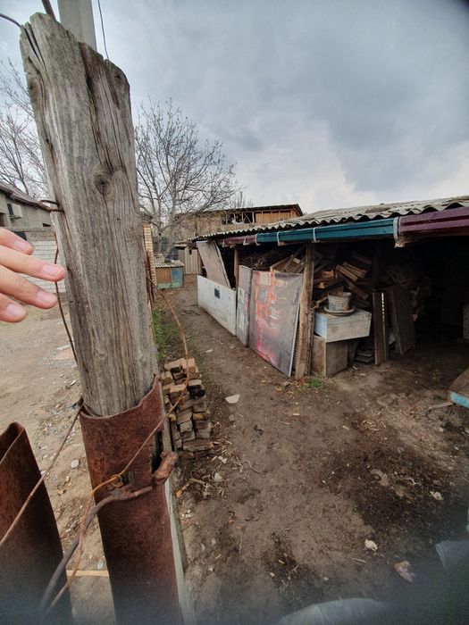 Yer sotiladi srochna argin pasida