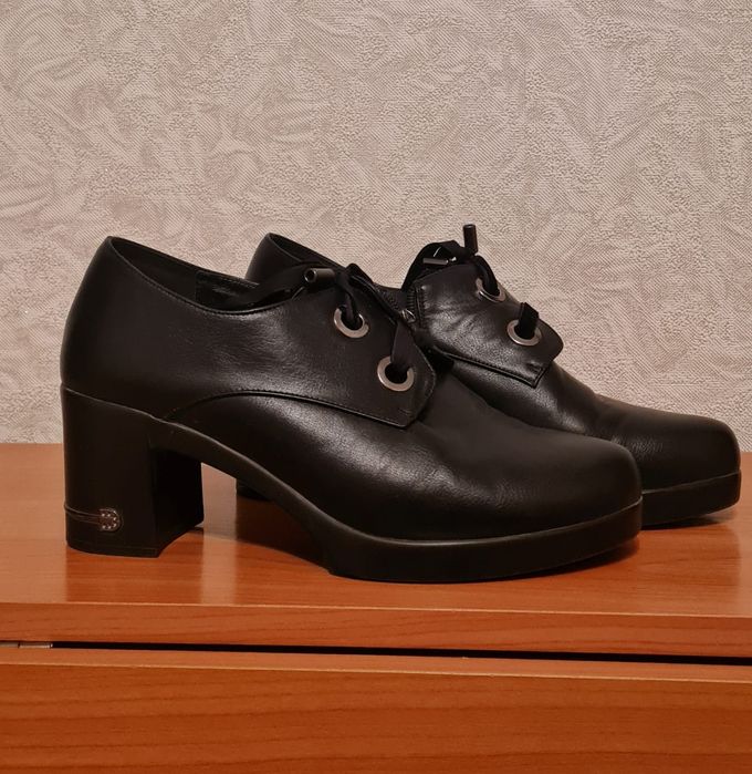 Продам туфли женские