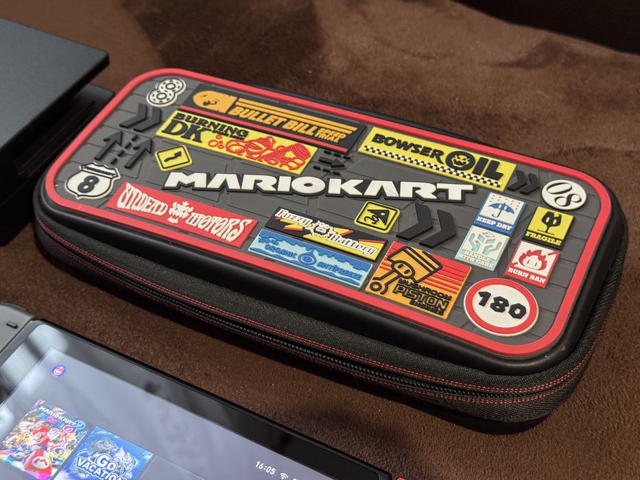 Pachet Nintendo Switch V1 modabil + Mario Kart 8
