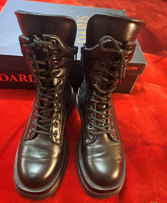 Дамски черни кожени боти