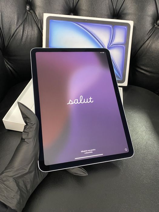iPad Air 11-Inch / WI-FI / 128 GB / Blue/ Ca nou