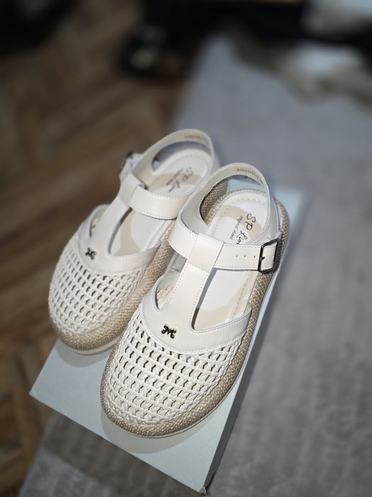 Продам летнюю обувь