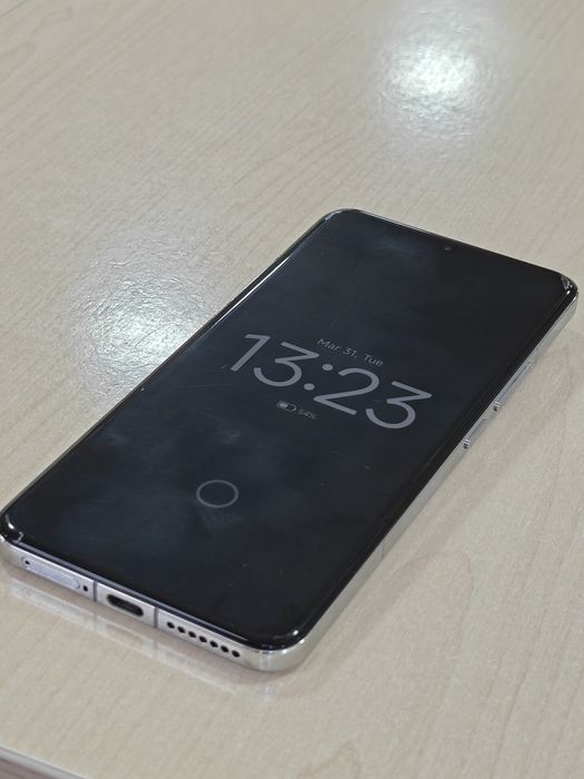 Xiaomi 14 pro 12/256 China