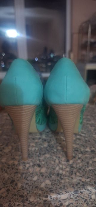 Италиански обувки и боти Zara