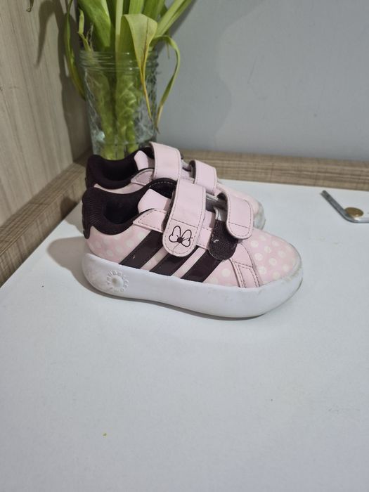 Маратонки адидас 24 номер