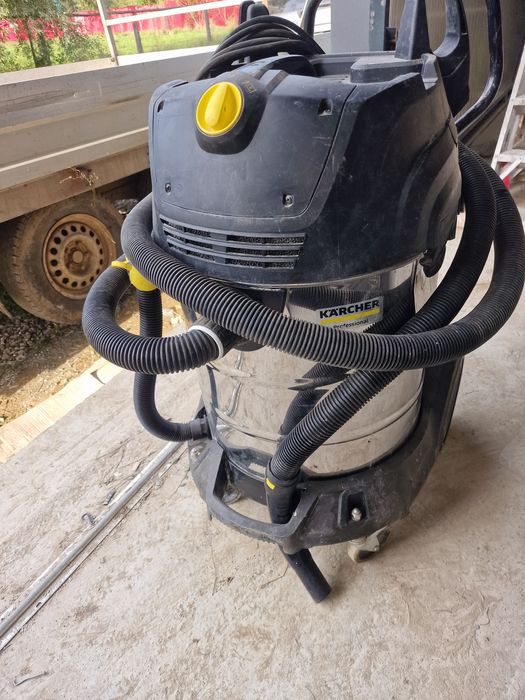 Aspirator umed uscat  KÄRCHER
