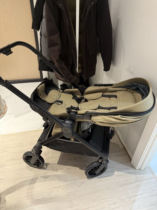 Продается коляска два в одном rant vector люлька и прогулочный блок