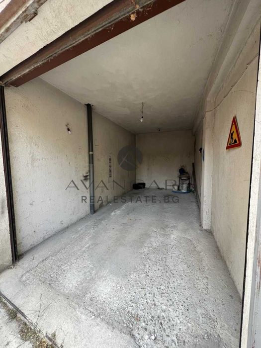 Продава се Тристаен апартамент в Пловдив, Кючук Париж - 113 кв.м за 2027 €/кв.м - Снимка #15