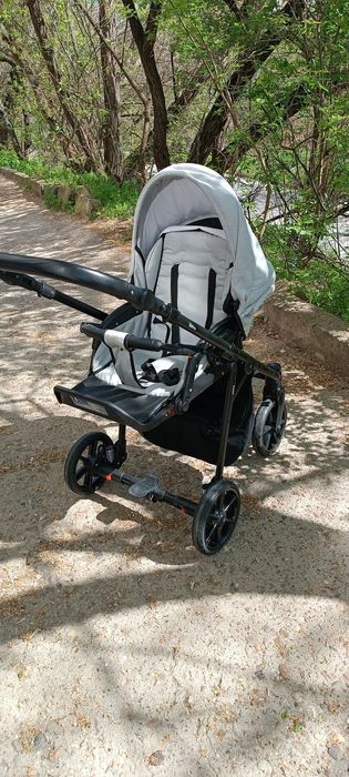 Бебешка количка Retrus