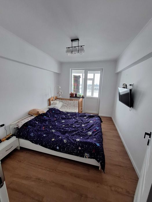 Vând apartament 3 camere 63 mp utili