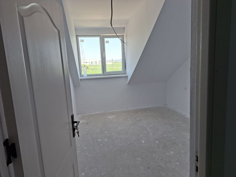 Vanzare apartament 4 camere 76mp bloc nou