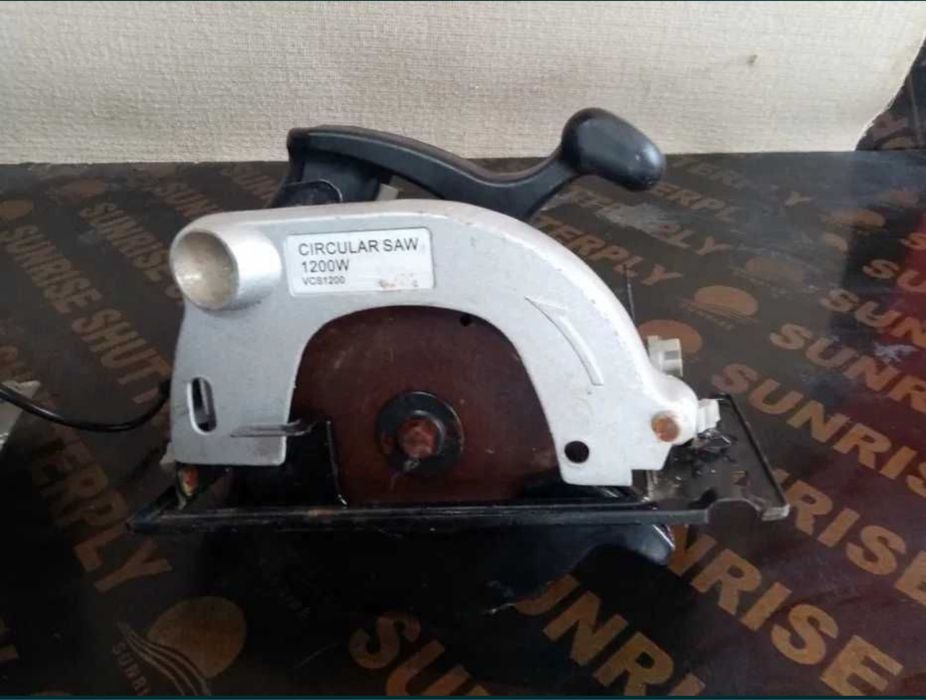 Циркуляр внос от Англия, като нов МН.  Мощен мотор