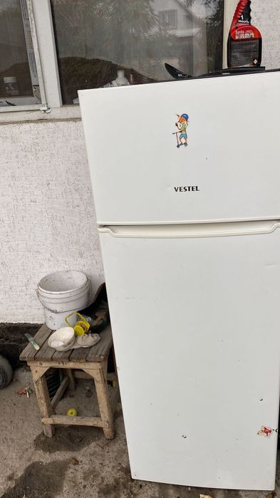 Продам холодильник