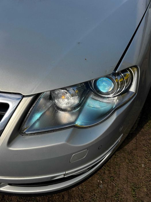 Far stanga / dreapta Vw Passat B6 BIXENON