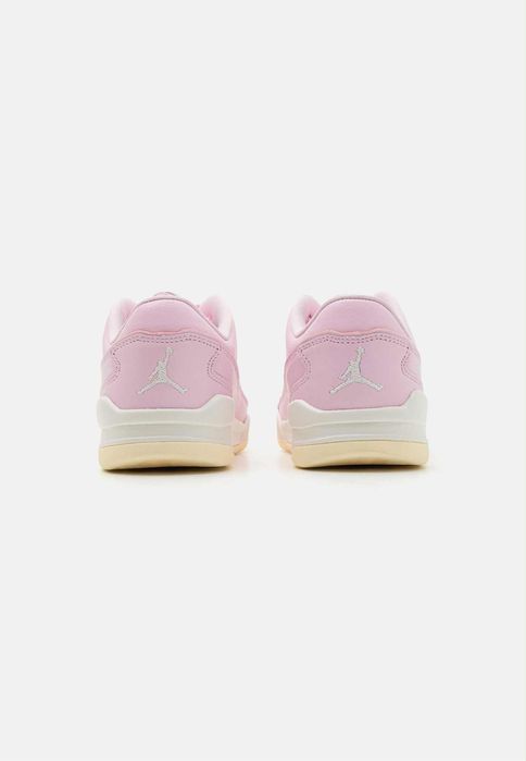 Дамски снейкъри Jordan Flight