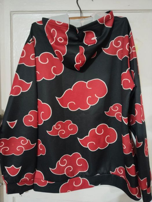 Продам 2 худи. Один из анимешки