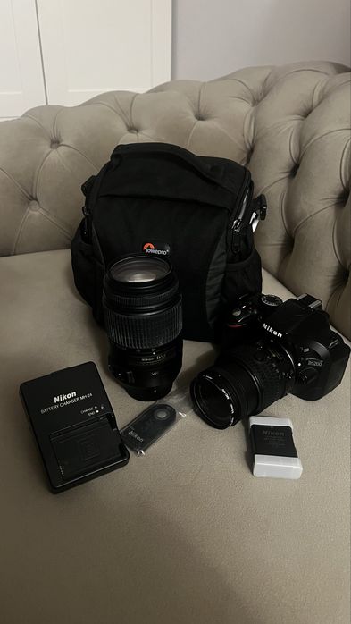 Nikon D5200 18-55 & 55-300 în stare foarte buna