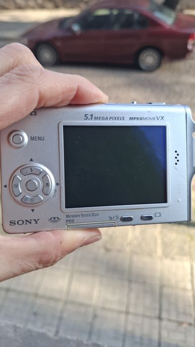 Компактен дигитален фотоапарат  Sony Cyber-shot DSC-T7