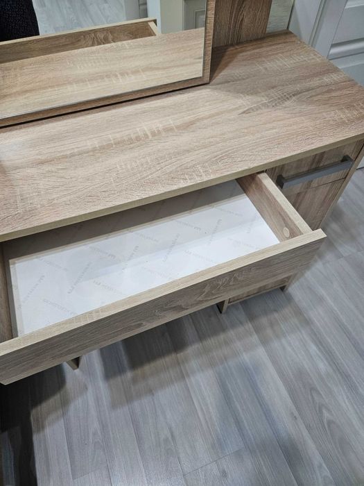 Туалетный столик